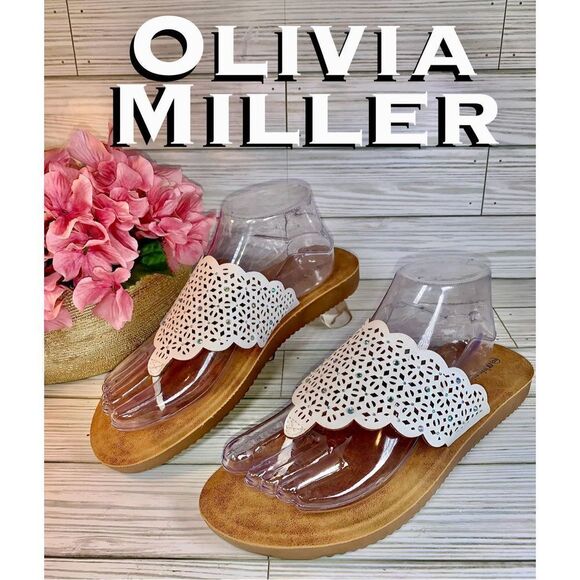 Olivia Miller White Hooded Rhinestone Slip On Sandals S:9 - Picture 1 of 12